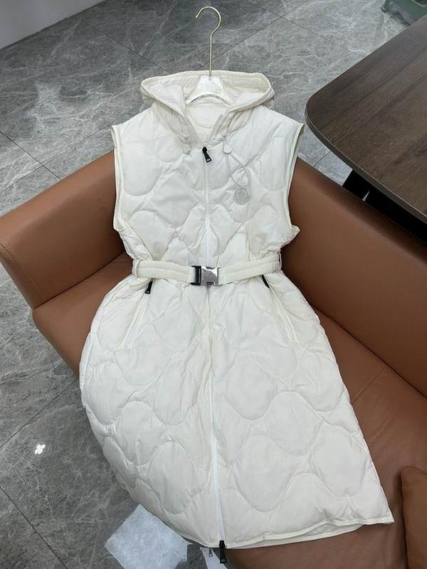 Moncler Women's Outwear 190